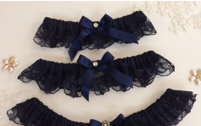 Wedding garter sizes explained, Petite Garter, Standard Garter, Plus Size Garter, XL Plus Size Garter