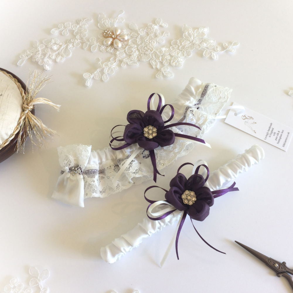 Silk Daisy bridal garter set