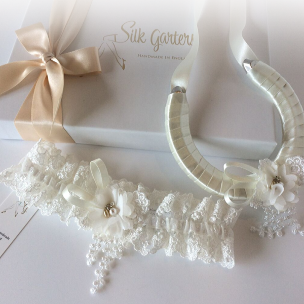 Wedding garter and horseshoe set sophia