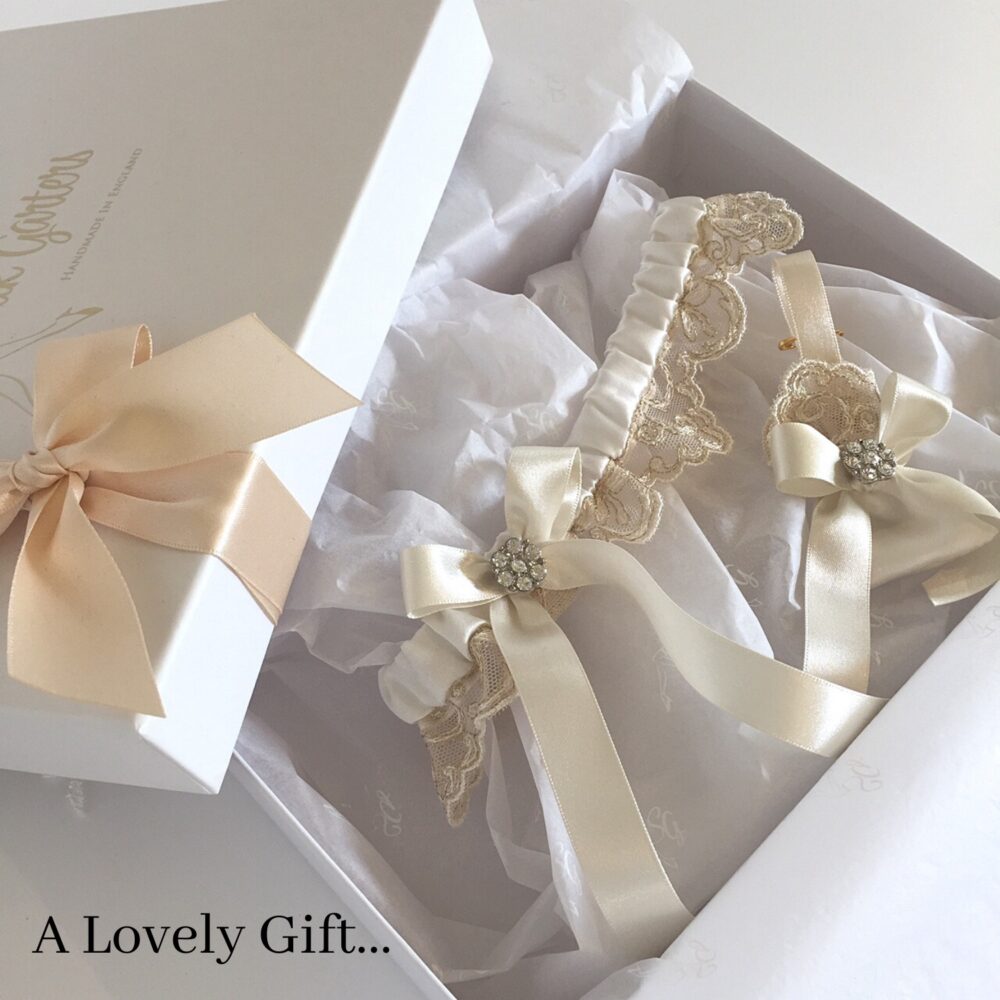 Aurélie Gold Wedding Garter Set, Pure Silk, Rare Nottingham Lace - Image 2