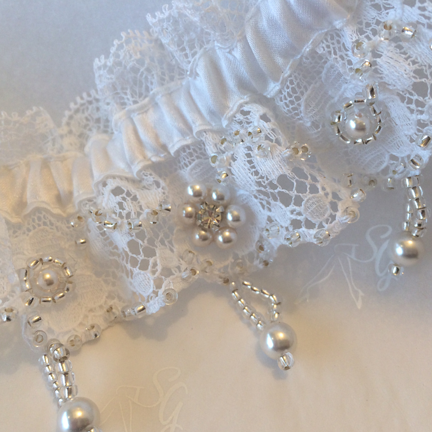 Beautiful quality designer wedding garter set