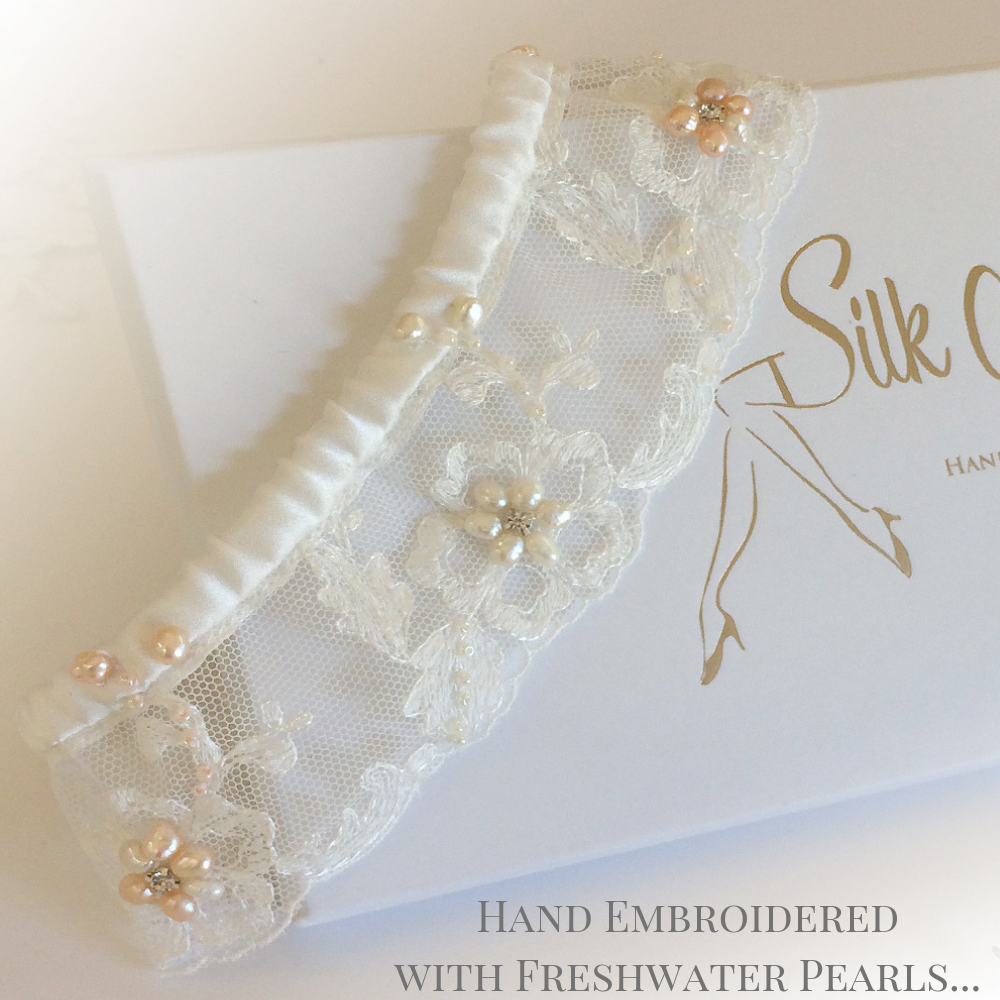 Bridal Garter Constance Handmade Luxury pearls